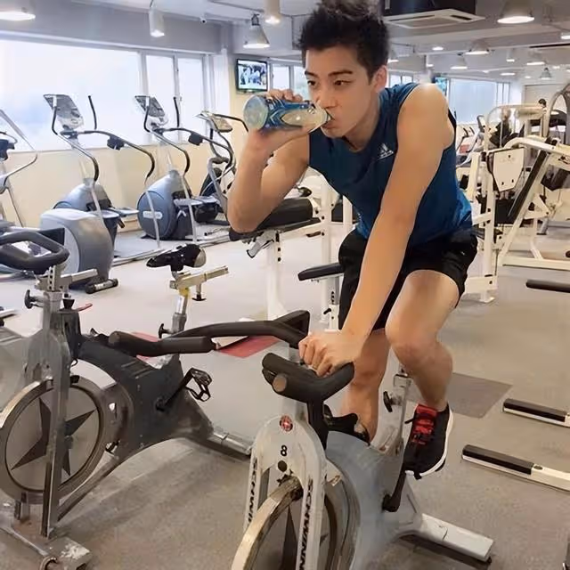 離巢僅1天即火速開工!TVB前小生轉戰商台,自認終有機會嘗試做DJ