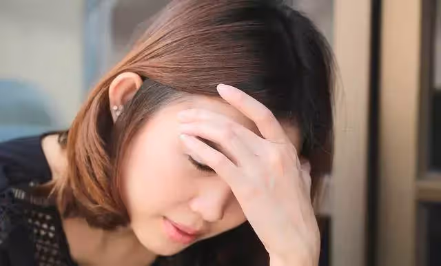 不堪畫面全看光,38歲辣媽勾引國一男上床兒崩潰,氣喊那是我同學,唏噓下場曝