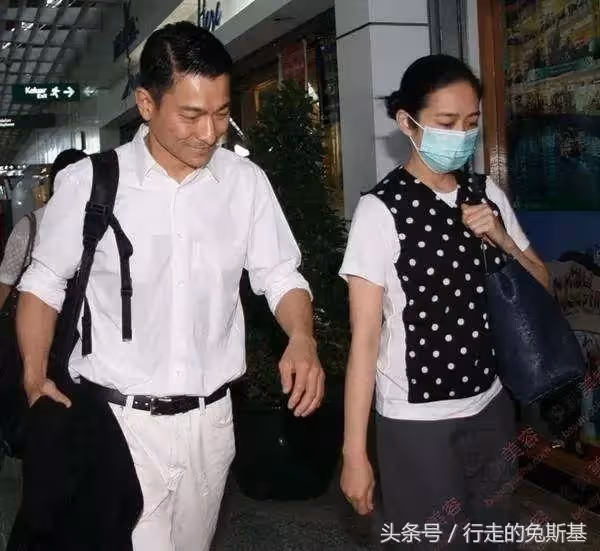 劉德華父母買菜「保鏢、司機7人隨行」大排場,天王嫂朱麗倩「上美容院卻只花..」出乎意料!