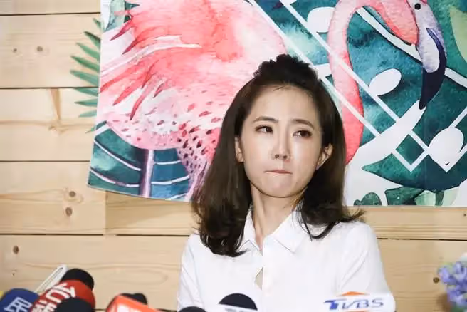 業配滿到6月!謝忻笑了「月收入多好幾倍」:我跌了個踉蹌爬回來 愛情也得意「已經去見家長」翻轉逆境