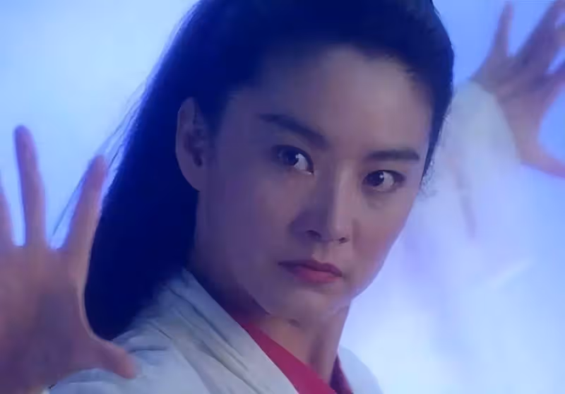 林青霞住6億豪宅陪孫女打麻將,丈夫邢李㷧助陣,開玩笑稱「壓力比談生意還大」,息影后過得幸福