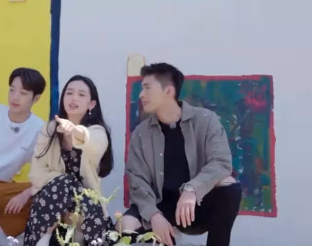 《桃花塢》嘉賓合影,孟子義穿裙子不方便,張翰的做法藏不住素養_節目_女孩子_時候