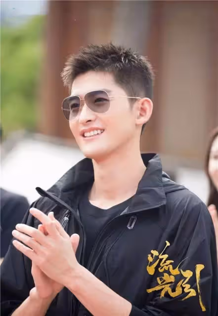 時隔5年,張翰罕見回歸古裝劇,陣容不俗,女一號也是古裝女神_祝緒丹_角色_扮相