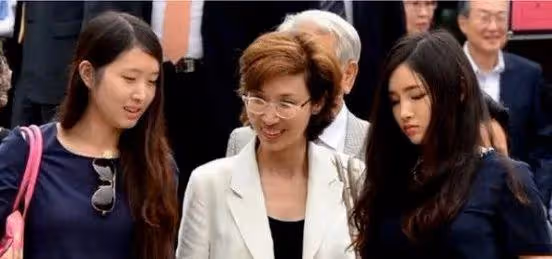 大女主復仇記：韓國財閥出軌，總統千金隱忍11年後反殺，爽劇都不敢這麼演