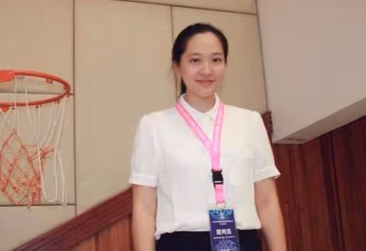 朱芳雨前妻現狀,離婚身材傲人,32歲仍單身,不接受朱芳雨的幫助