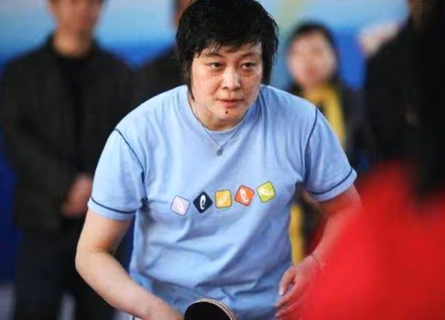 她曾擊敗過鄧亞萍，卻因不讓球退出國家隊，隨後歸化到日本國家隊