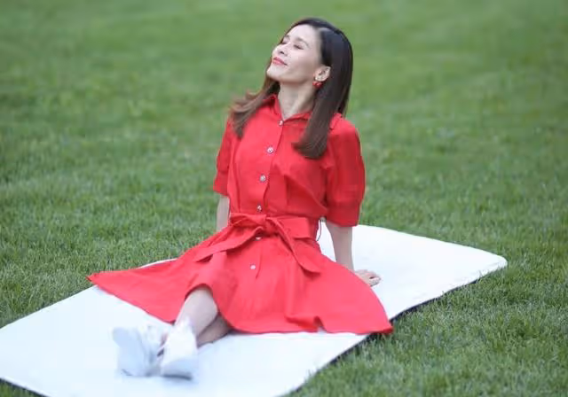 她是體操天才，身家過億，卻因為意外癱瘓20年，如今依舊很年輕