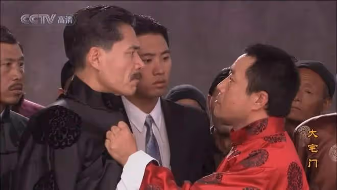 《大宅門》幕後:劇本被毀3次,張藝謀拒拍,陳凱歌姜文跑龍套