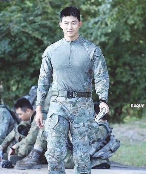 盤點6位軍白期仍超夯韓星！朴寶劍作品不斷、李俊昊舞姿爆紅