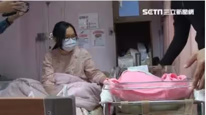 大學上課為他挺孕肚！南投人妻「8年連生5胎」專心做主婦，老公「月薪3萬」也堅持要生：每個寶寶都是上天眷顧