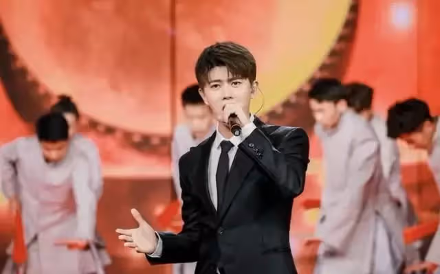 桌球運動員、舞擔、主唱、演員,任嘉倫的多彩人生路