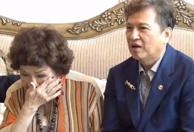 女星周遊哭訴曾被導演騷擾!對方將她鎖房內,結果氣喘發作沒得逞