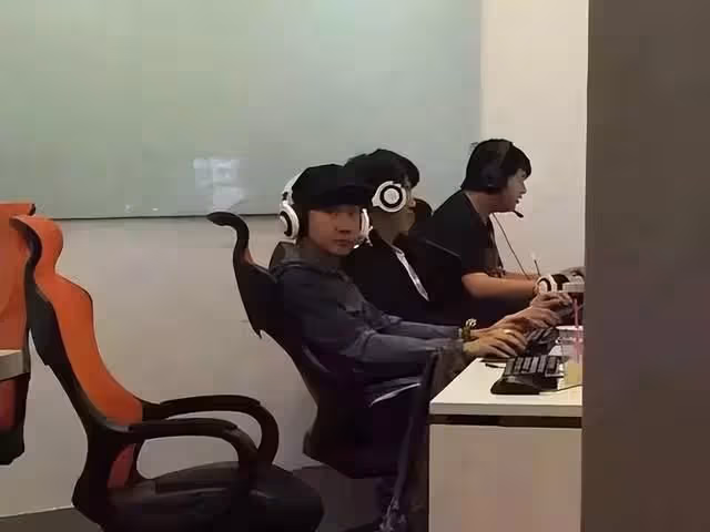 林俊傑官宣世界巡迴演唱會,上萬網友喊話周董:該醒醒啦