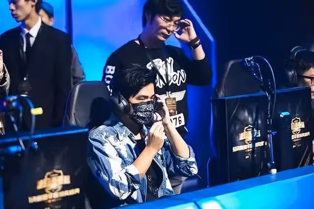 林俊傑官宣世界巡迴演唱會,上萬網友喊話周董:該醒醒啦