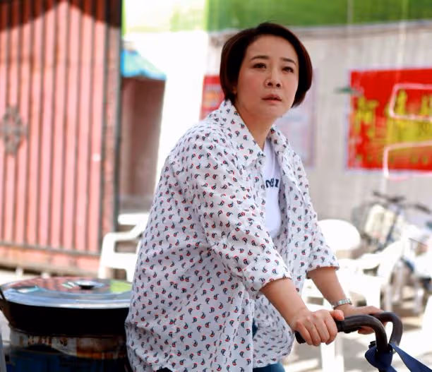 她是國家一級演員，婚內多次給丈夫戴綠帽，丈夫隱忍11年未離婚