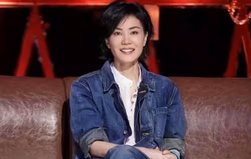 50歲王菲終於傳來喜訊,經紀人親自實錘,網友滿屏祝福恭喜