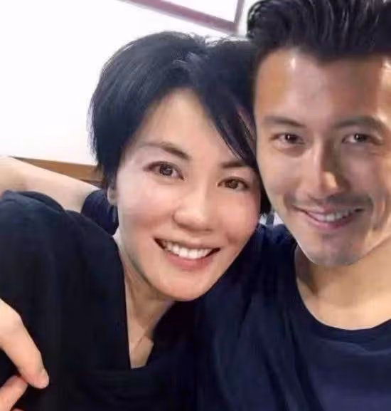 50歲王菲終於傳來喜訊，經紀人親自實錘，網友滿屏祝福恭喜