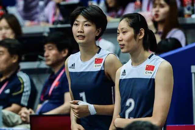 她被譽為中國女排女神,長相出眾,魔鬼身材,卻因傷病而退役