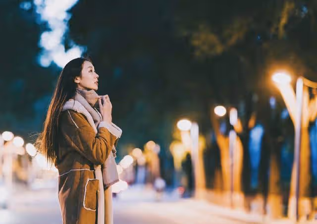 她被譽為中國女排女神，長相出眾，魔鬼身材，卻因傷病而退役