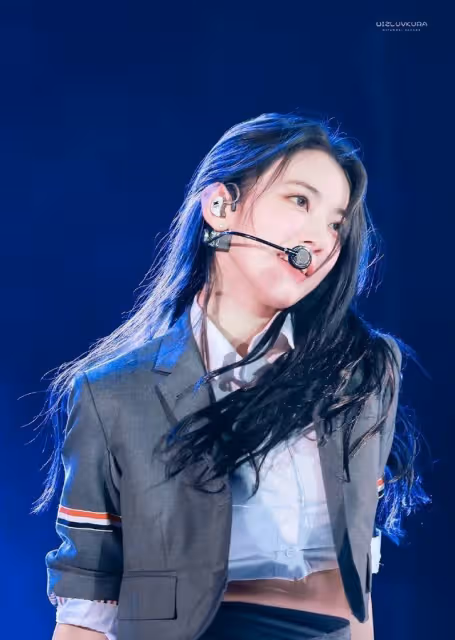 LE SSERAFIM出道曲一般,MV難體現主題,男凝下的勇敢女孩很諷刺