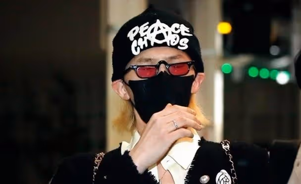 即將再領時尚風潮？G-Dragon出發巴黎參加時裝秀　