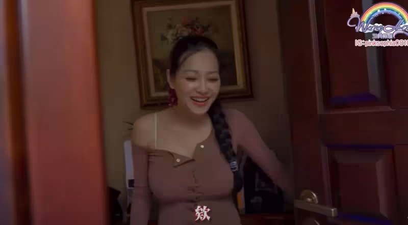 生完腰間一圈肉!王思佳「產後3個月真實身材」太誇張 餵飽女兒「下秒塞進透視禮服」:比沒生還辣
