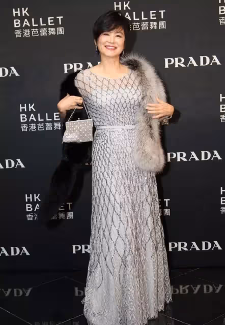 林青霞真老了,穿紗裙高貴,未修圖皺紋搶眼,網友:這才是66歲真實模樣
