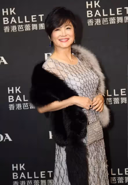 林青霞真老了,穿紗裙高貴,未修圖皺紋搶眼,網友:這才是66歲真實模樣