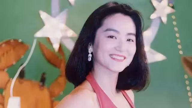 退休生活好愜意!林青霞自曝婚姻狀況「富豪老公送奢華書房」常寫字畫畫 安享晚年:在豪宅陪小孫女為樂