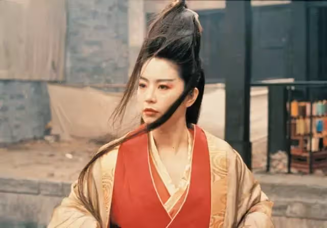 退休生活好愜意!林青霞自曝婚姻狀況「富豪老公送奢華書房」常寫字畫畫 安享晚年:在豪宅陪小孫女為樂