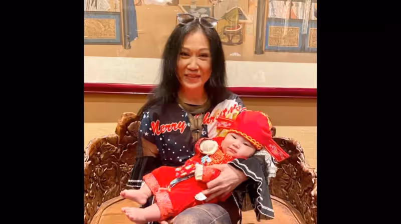 她紅了26年!《愛江山更愛美人》原唱「以60歲為榮」:此刻的我最美麗 摯愛媽媽離開心痛喊話「愛江山更愛媽媽」