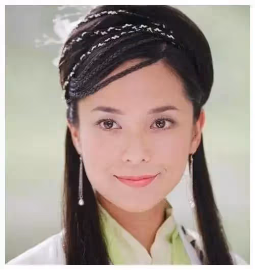 選美冠軍郭羨妮,執意嫁給農村窮小子,倒貼丈夫3套房,網酸太傻了,她卻笑言:我的幸福我知道