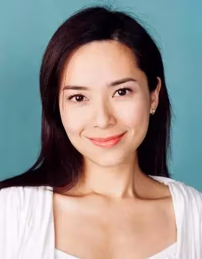 選美冠軍郭羨妮，執意嫁給農村窮小子，倒貼丈夫3套房，網酸太傻了，她卻笑言：我的幸福我知道