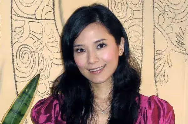選美冠軍郭羨妮，執意嫁給農村窮小子，倒貼丈夫3套房，網酸太傻了，她卻笑言：我的幸福我知道