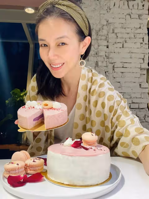 斷開偷吃尪,林美貞為母自強終於圓夢當老闆,19歲兒把媽媽寵成情人,勾手回家感情超好