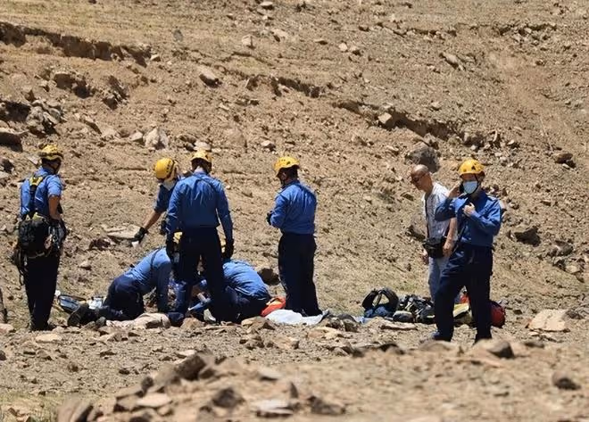 弟弟意外身亡!57歲關詠荷現身憔悴不堪,老公張家輝不在身邊
