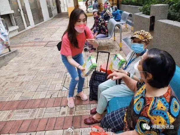 黎耀祥家中度過58歲生日 TVB新晉視後帶蛋糕驚喜現身:Surprise!
