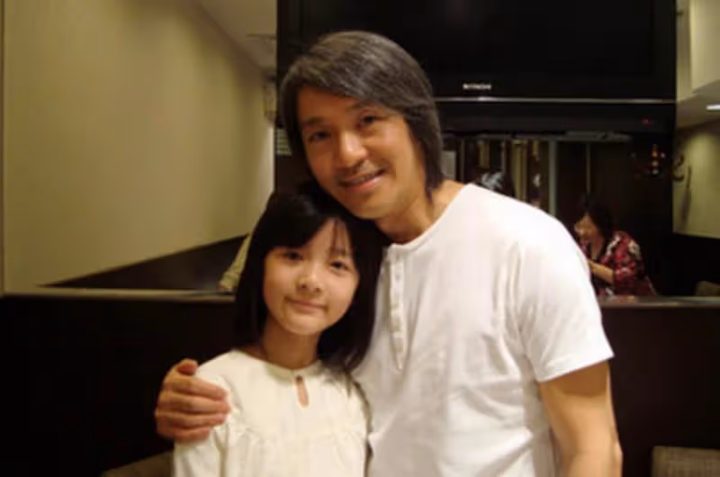 女大十八變!徐嬌合作周星馳時被「誤以為是男孩」,長大後卻成了大姑娘,網友:美出了新高度