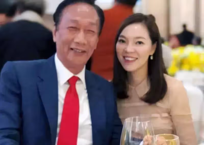 富士康老闆娘曾馨瑩放閃,與老公郭臺銘歡慶結婚13年:讓我們的人生更美好,珍惜而感恩!