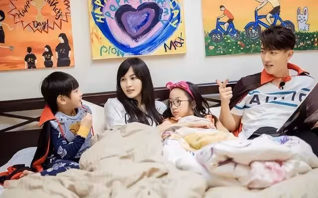 吳尊攜兒女為上海母嬰群體捐贈物資,NeiNei親手創作海報超有愛心