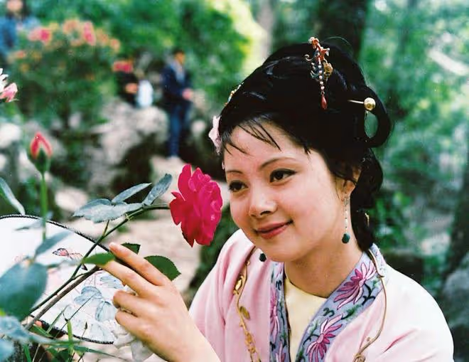 《紅樓夢》幕後:張莉從丫頭意外變成薛寶釵,鄧婕幸運撿漏王熙鳳