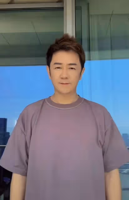 陳浩民一家6口擠上海出租房，牆上貼滿白傳單，滿地鞋快無處下腳