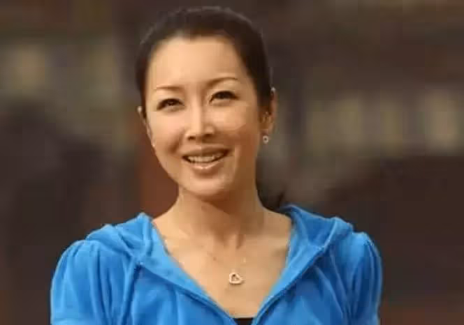 搶那英的歌！她爆紅成天后「3段戀情慘兮兮」遭嘲剋夫　「歷任男友喪命被關」終遇真愛