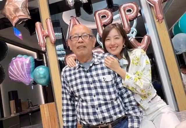 罕見曬全家福!TVB視後與家人齊慶祝生日,曾用13年走出喪母陰影