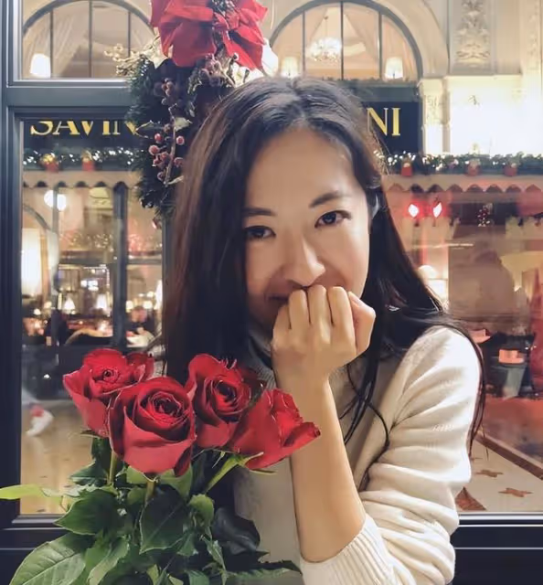 罕見曬全家福!TVB視後與家人齊慶祝生日,曾用13年走出喪母陰影