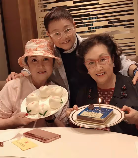 影壇美人聚會!為葛蘭慶祝88歲生日 林青霞罕見露面 66歲全場最小 網友:都是各自年齡段的美人