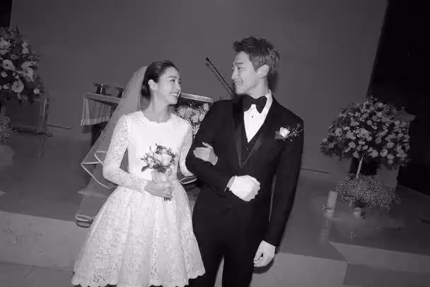與金泰希經濟獨立,Rain自曝婚戒僅花6500元,結婚沒給聘禮,做飯只買自己的量,妻子不允許吃
