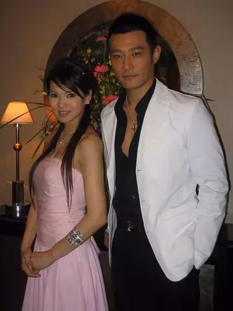 當年出軌毀事業,黃維德辜負18年女友,手牽人妻伊能靜30年後成,鬍渣頹廢大叔,網愣:認不出來