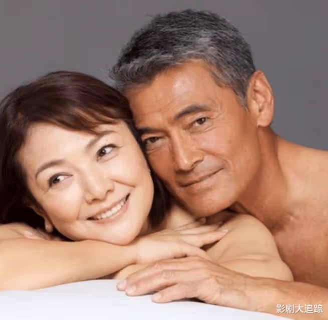 日本66歲巨星渡邊裕之家中上吊!曾演《奧特曼》,與妻子恩愛如初