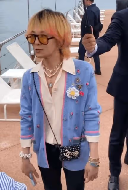 黃曉明為何會輸給他?韓國愛豆權志龍現身,打扮土到極致像大姨!